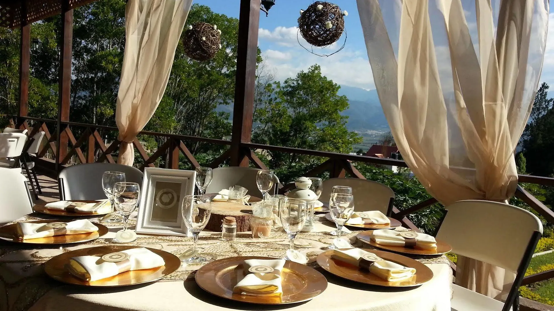 Altocerro Villas Hotel & Camping Constanza