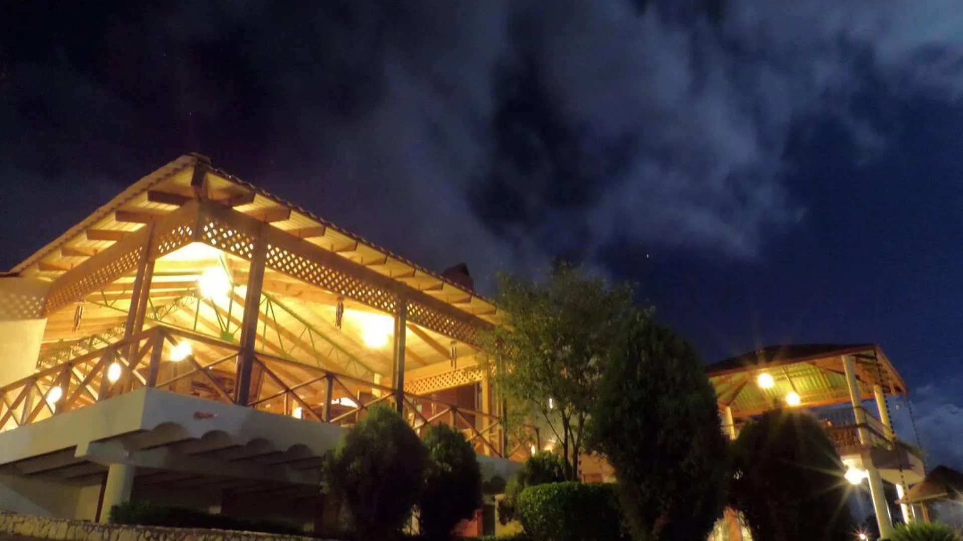 Altocerro Villas Hotel & Camping Constanza